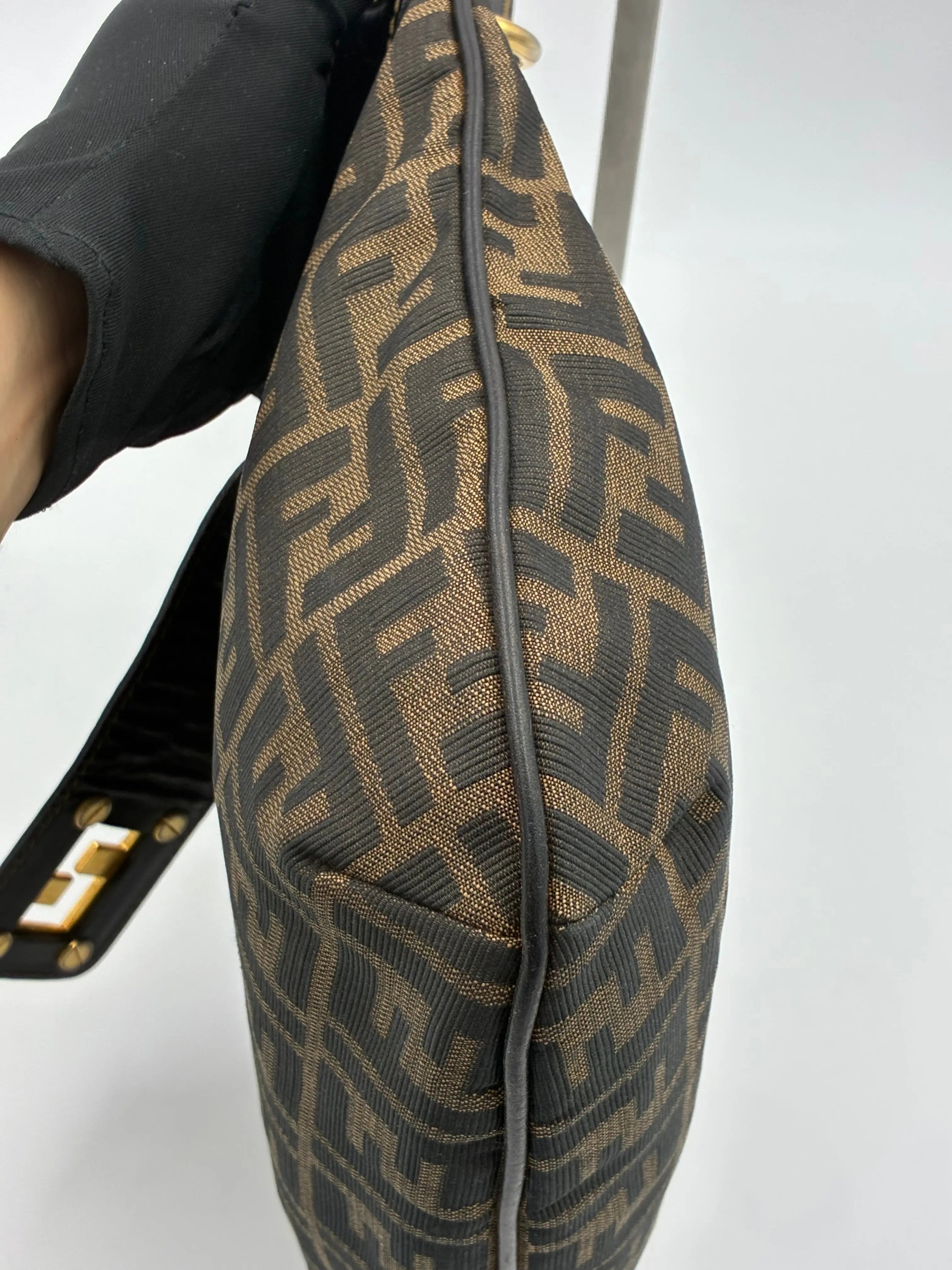 Preloved | Fendi Zucca Monogram Mamma Skuldertaske i Brun Canvas Fendi