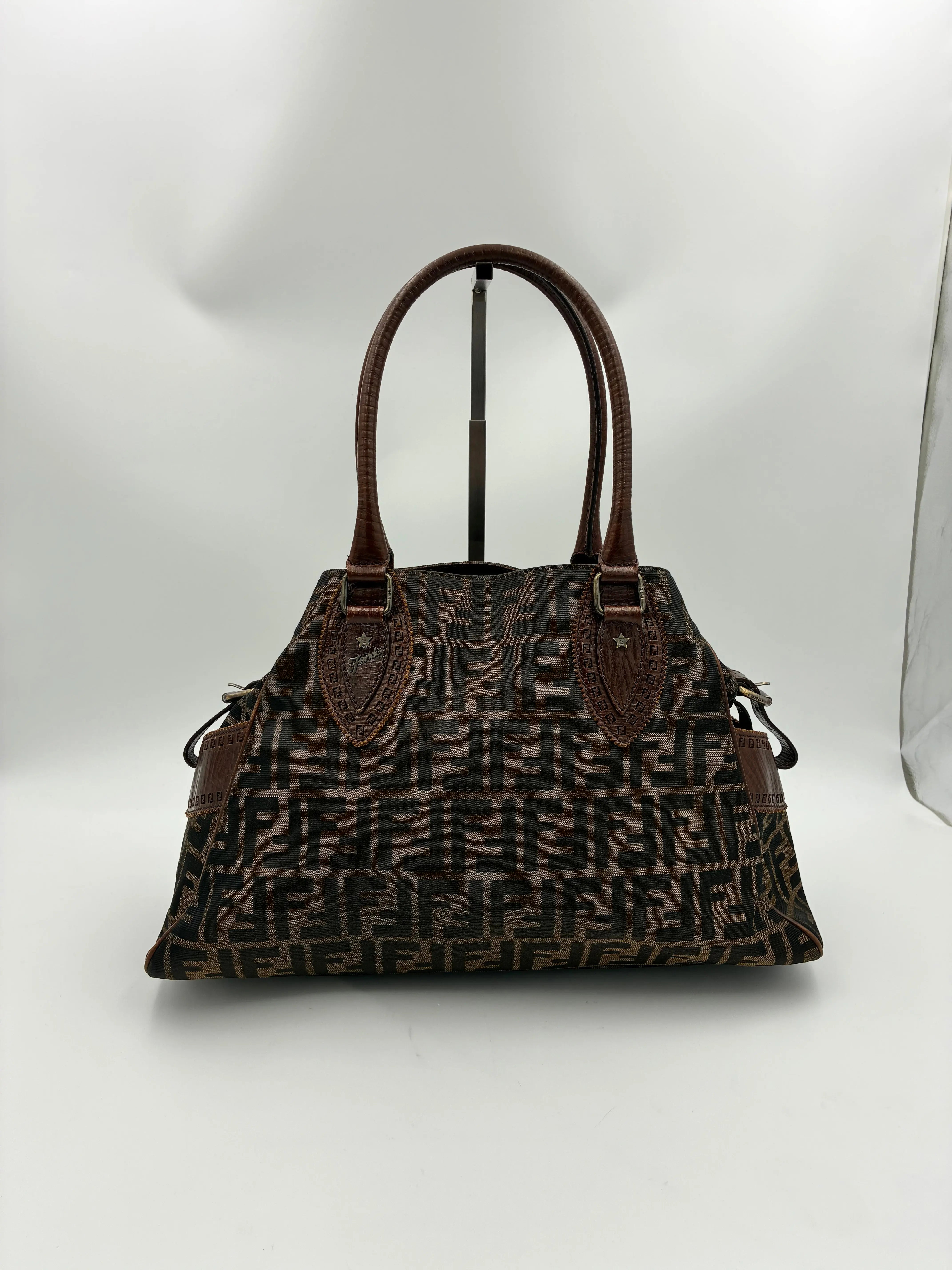 Preloved | Fendi Zucca Monogram Håndtaske i Brun Canvas Fendi