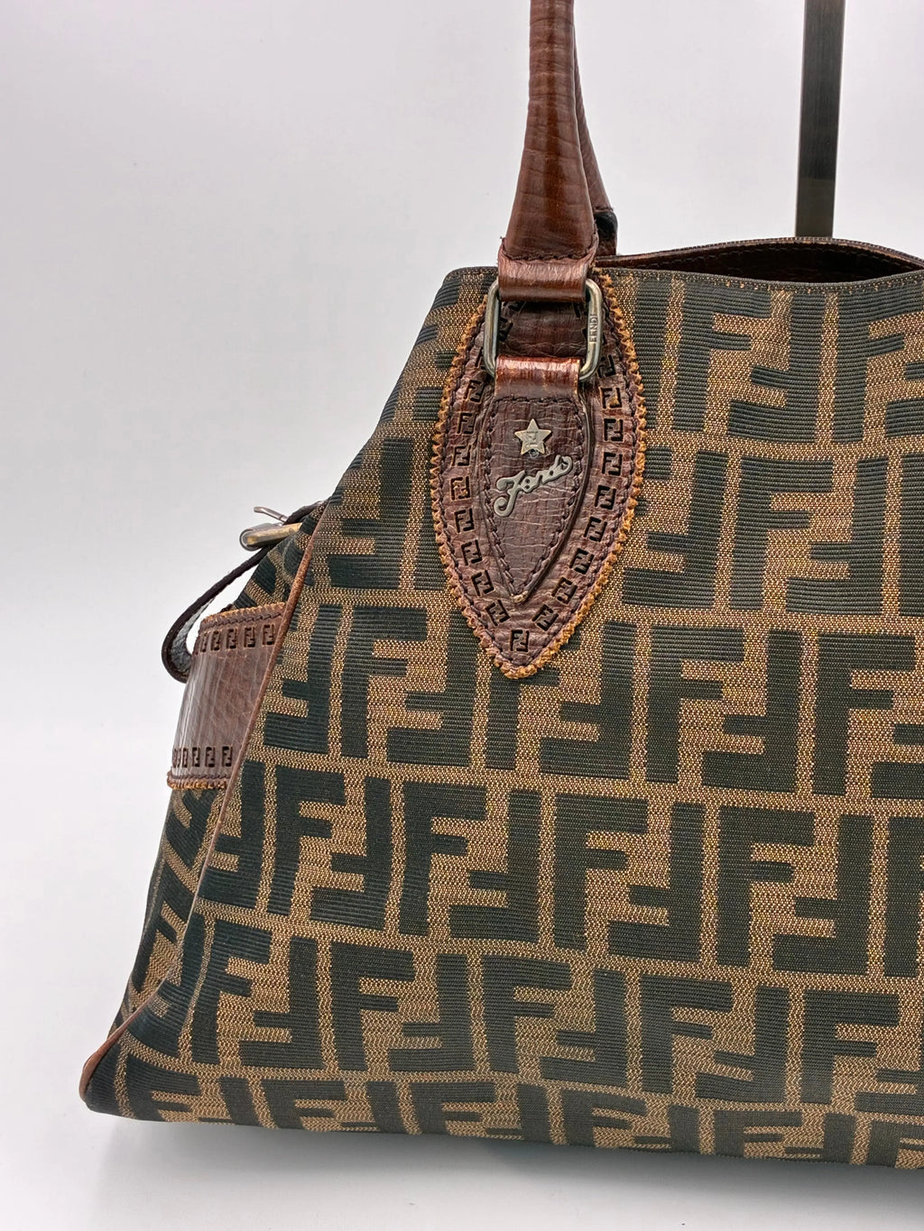 Preloved | Fendi Zucca Monogram Håndtaske i Brun Canvas Fendi