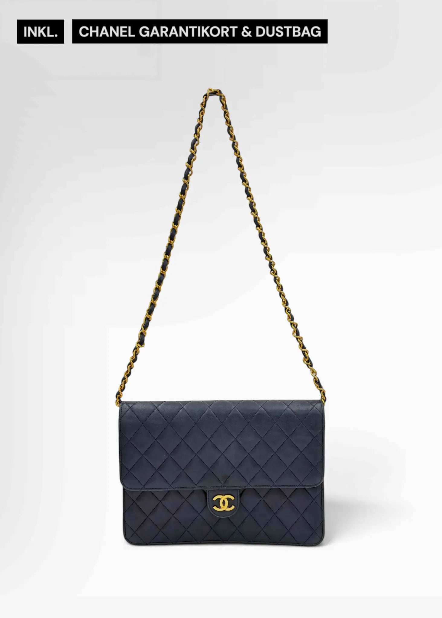 Preloved | Chanel Classic Flap Skuldertaske i Marineblåt Lammeskind Chanel