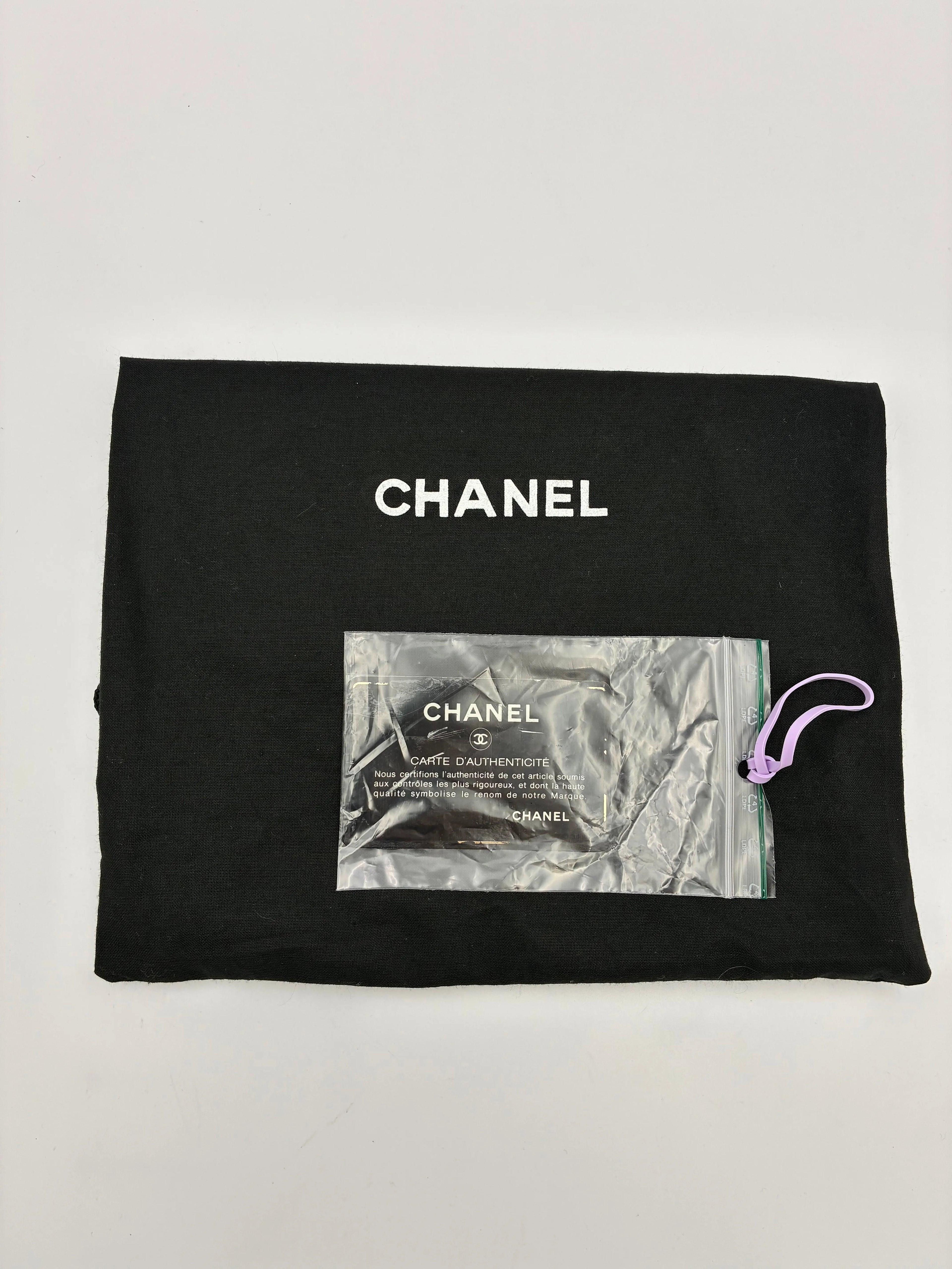 Preloved | Chanel Classic Flap Skuldertaske i Marineblåt Lammeskind Chanel
