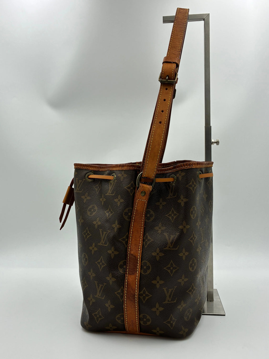 Preloved | Louis Vuitton Petit Noé Skuldertaske i Monogram Canvas Louis Vuitton