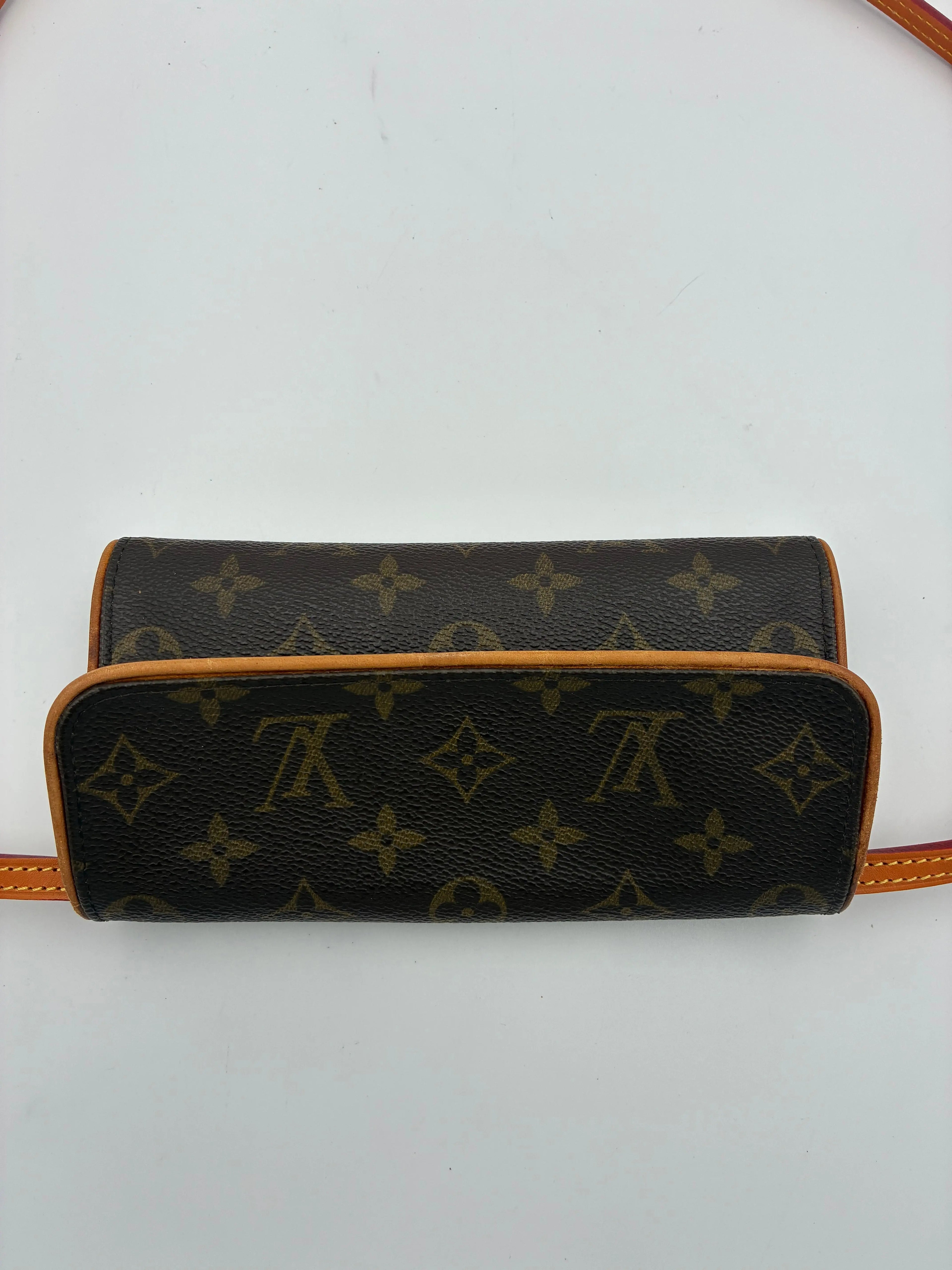 Preloved | Louis Vuitton Monogram Crossbody Pochette Twin PM Louis Vuitton