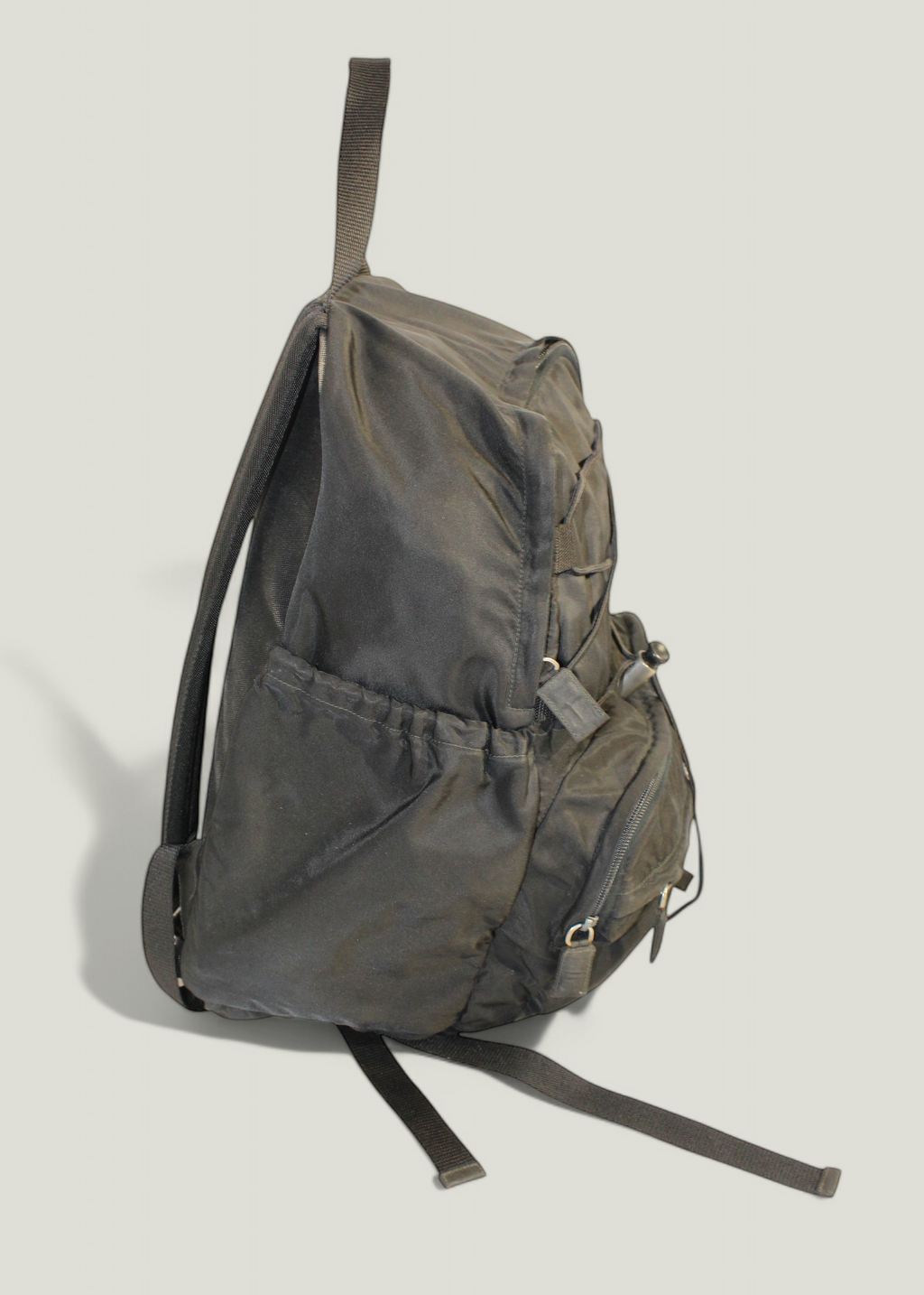 Preloved | Prada Nylon Rygsæk med Originalt Garantikort - Til skole-, studie eller rejsetaske