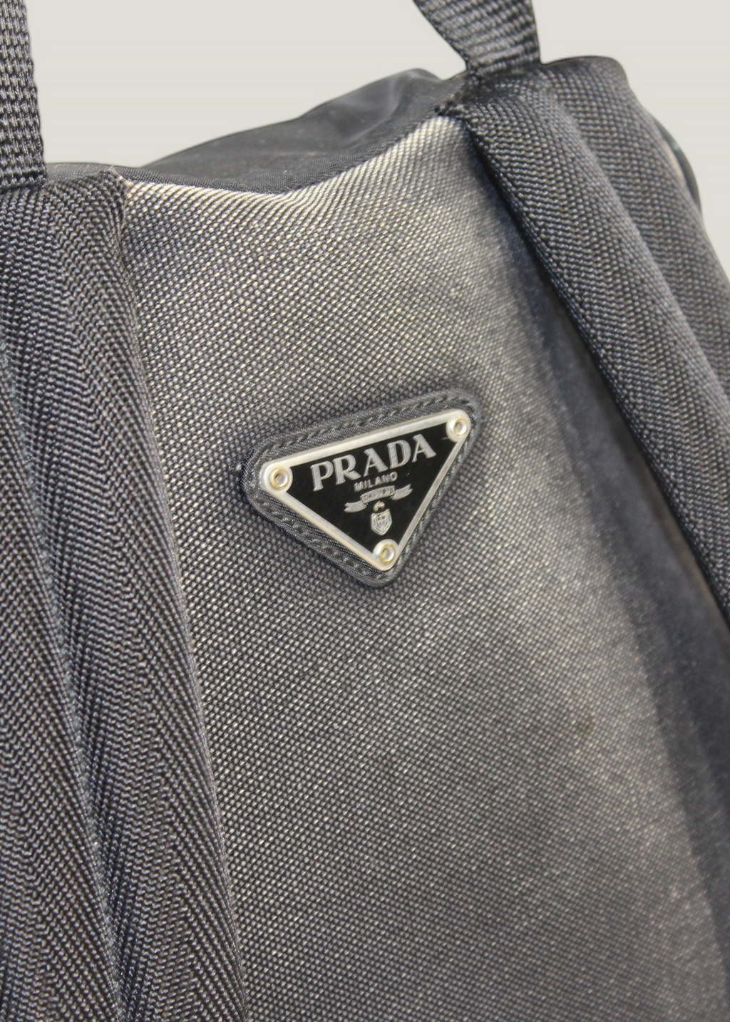 Preloved | Prada Nylon Rygsæk med Originalt Garantikort - Til skole-, studie eller rejsetaske