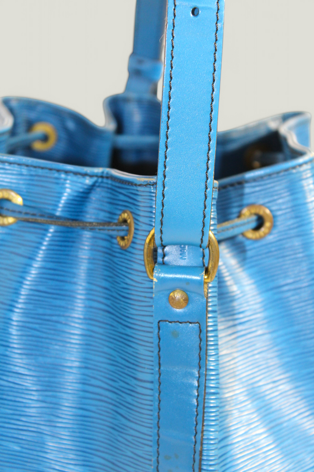 Preloved | LOUIS VUITTON Noé Skuldertaske i Blå Epi-læder (Stor)