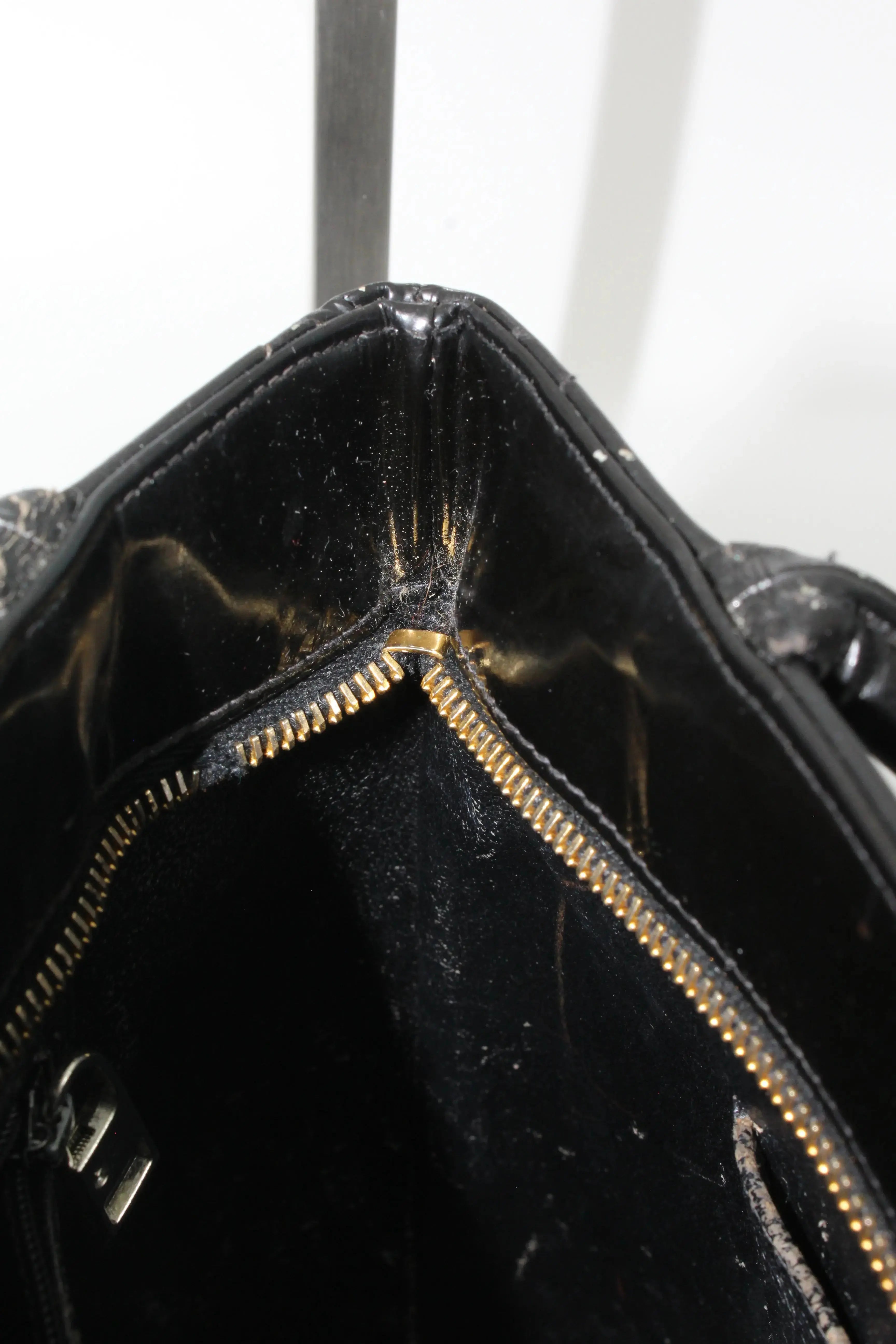 Preloved | Chanel Matelasse Coco Mark Reissue Totebag i Sort Enamel Læder Chanel