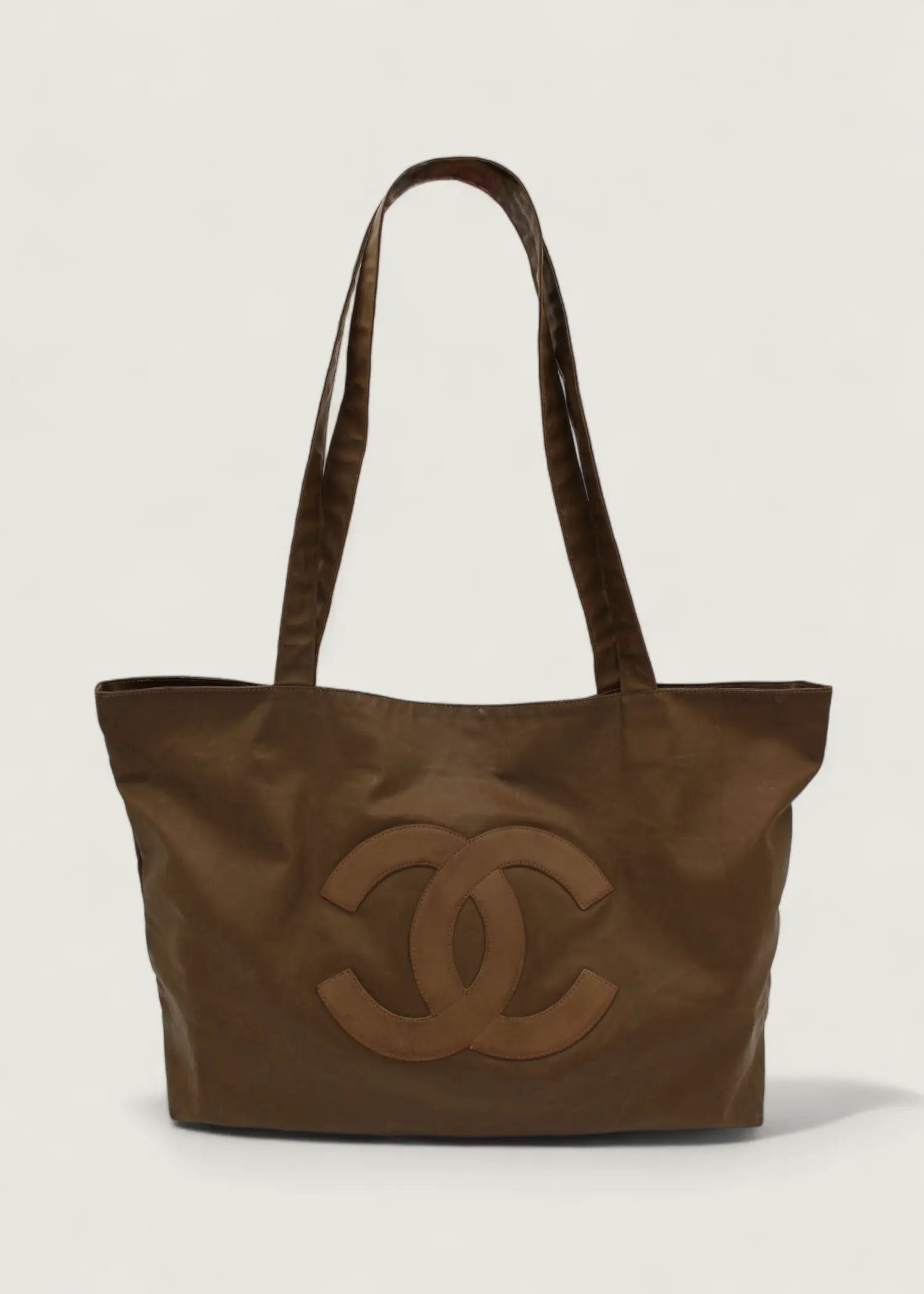 Preloved | Chanel Coco Mark Totebag i Brun Coated Materiale med Pouch Chanel