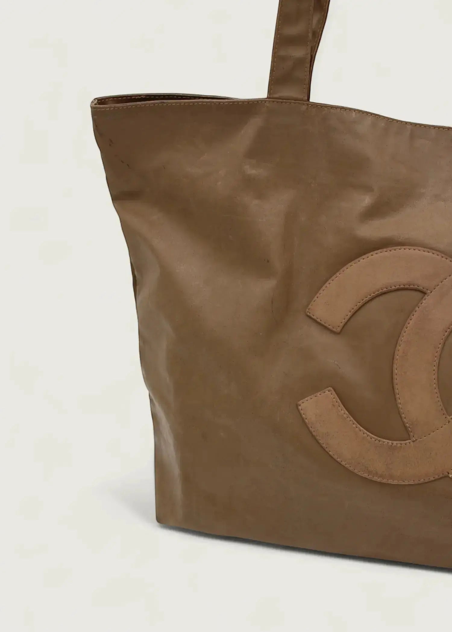 Preloved | Chanel Coco Mark Totebag i Brun Coated Materiale med Pouch Chanel