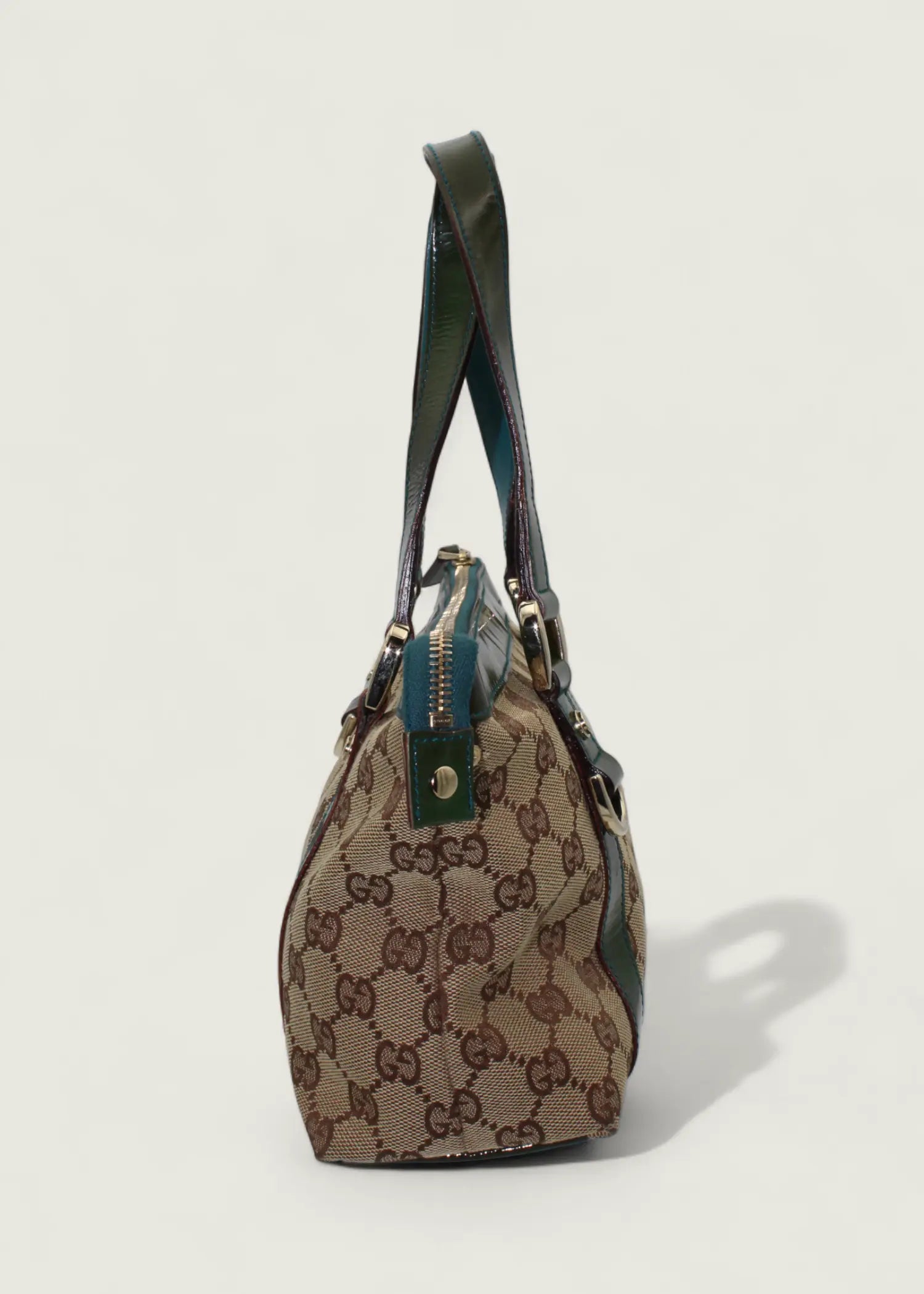Preloved | Gucci Monogram Abbey Håndtaske i GG Canvas med Grøn Laklæder Gucci