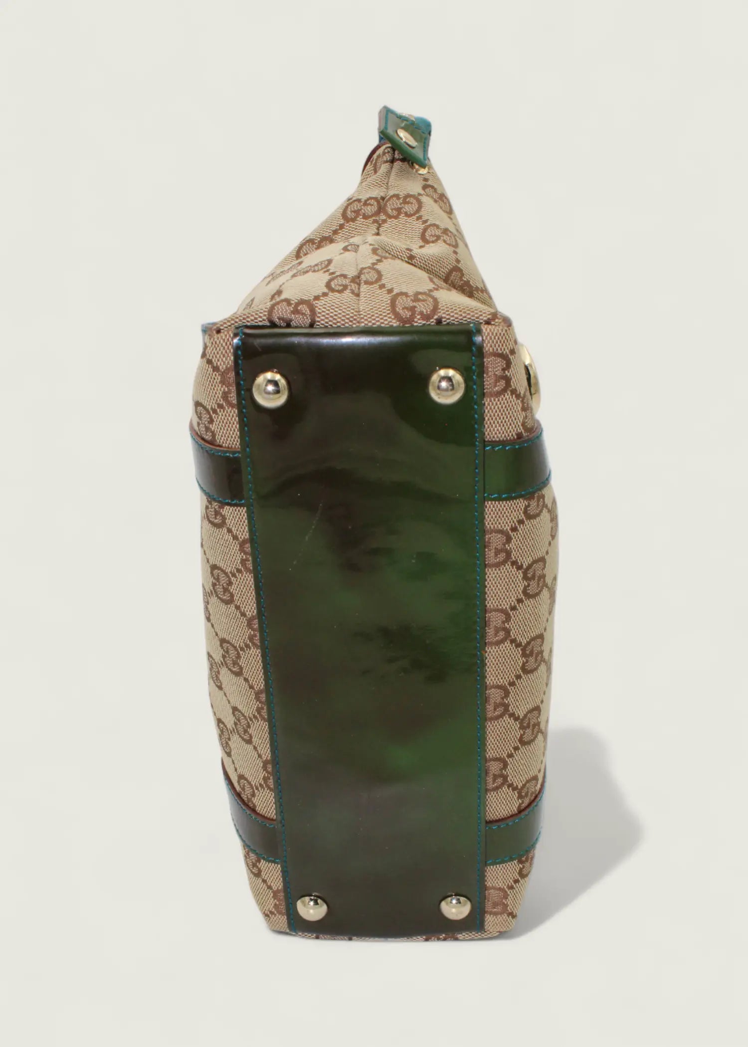 Preloved | Gucci Monogram Abbey Håndtaske i GG Canvas med Grøn Laklæder Gucci