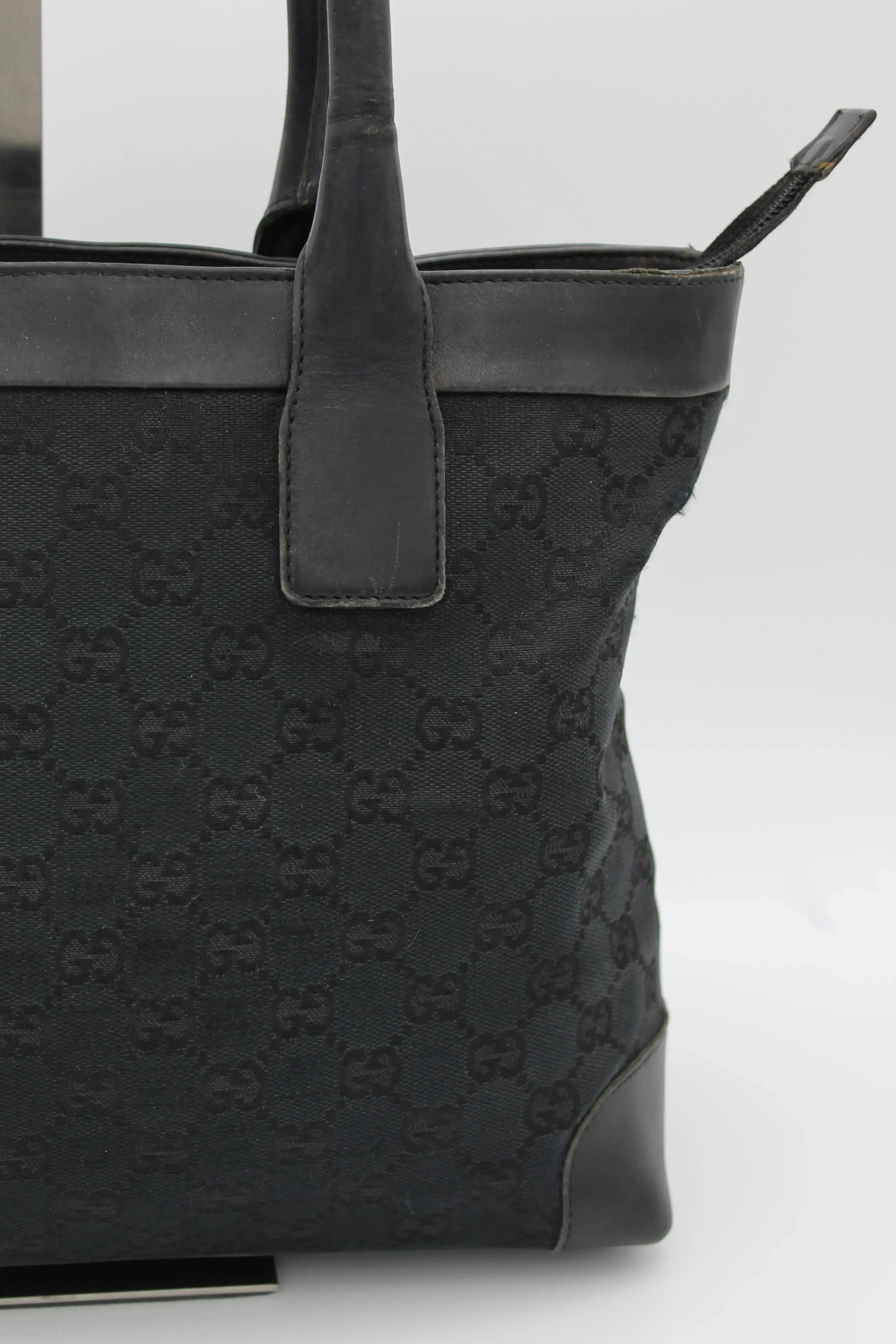 Preloved | Gucci GG Monogram Håndtaske i Sort Gucci