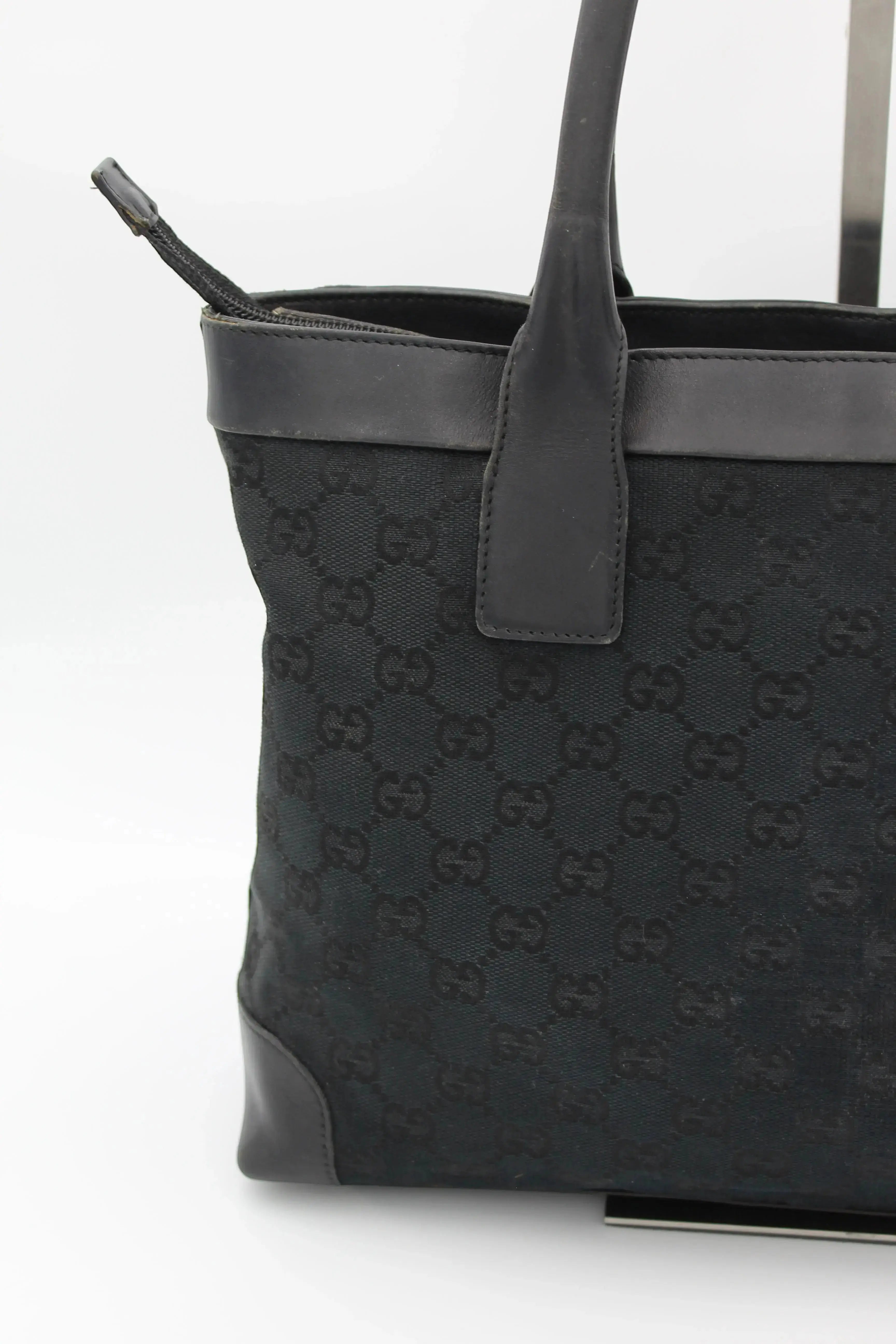 Preloved | Gucci GG Monogram Håndtaske i Sort Gucci