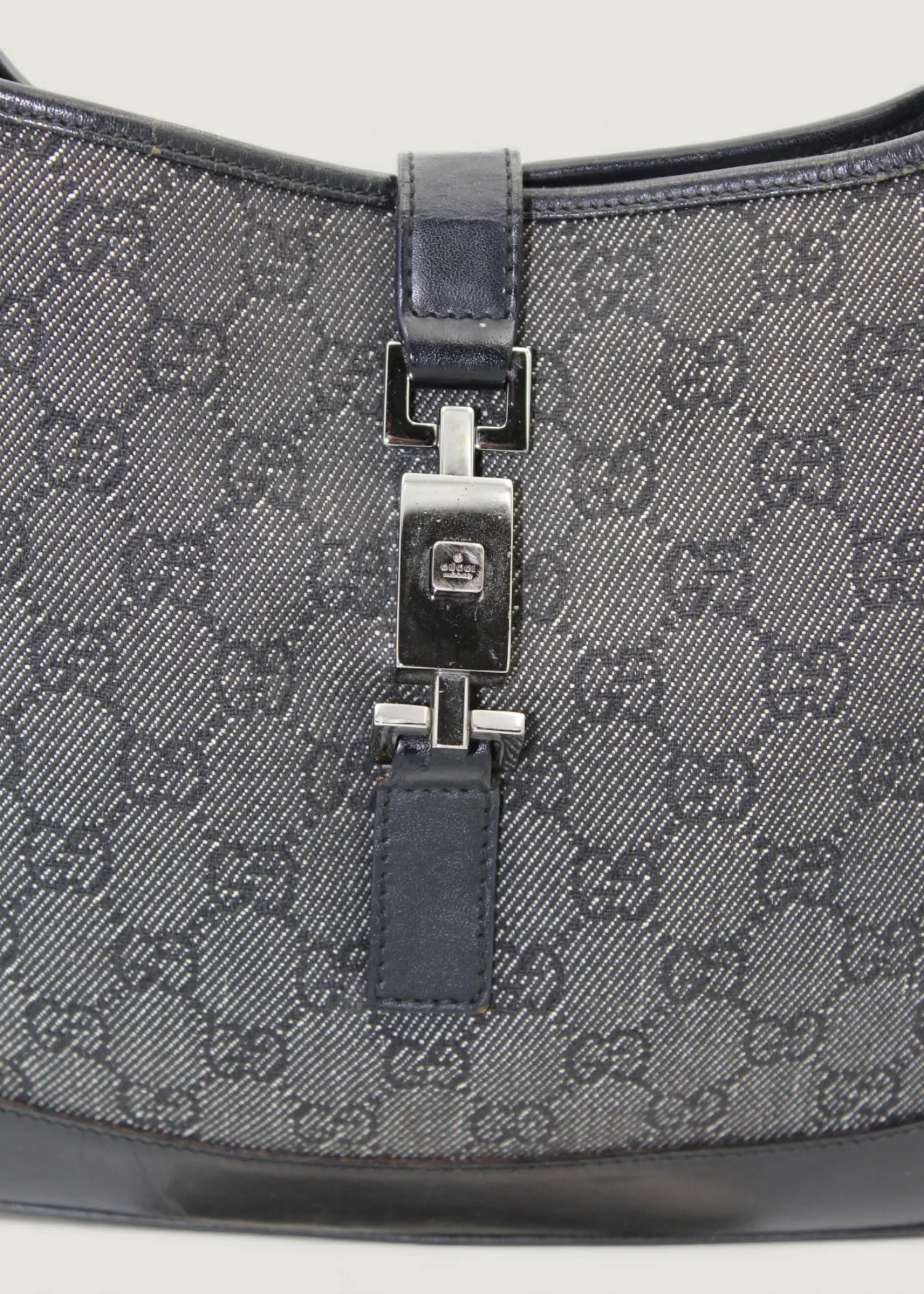 Preloved | Gucci Monogram Jackie Skuldertaske i Metallic & Sort GG Canvas Gucci