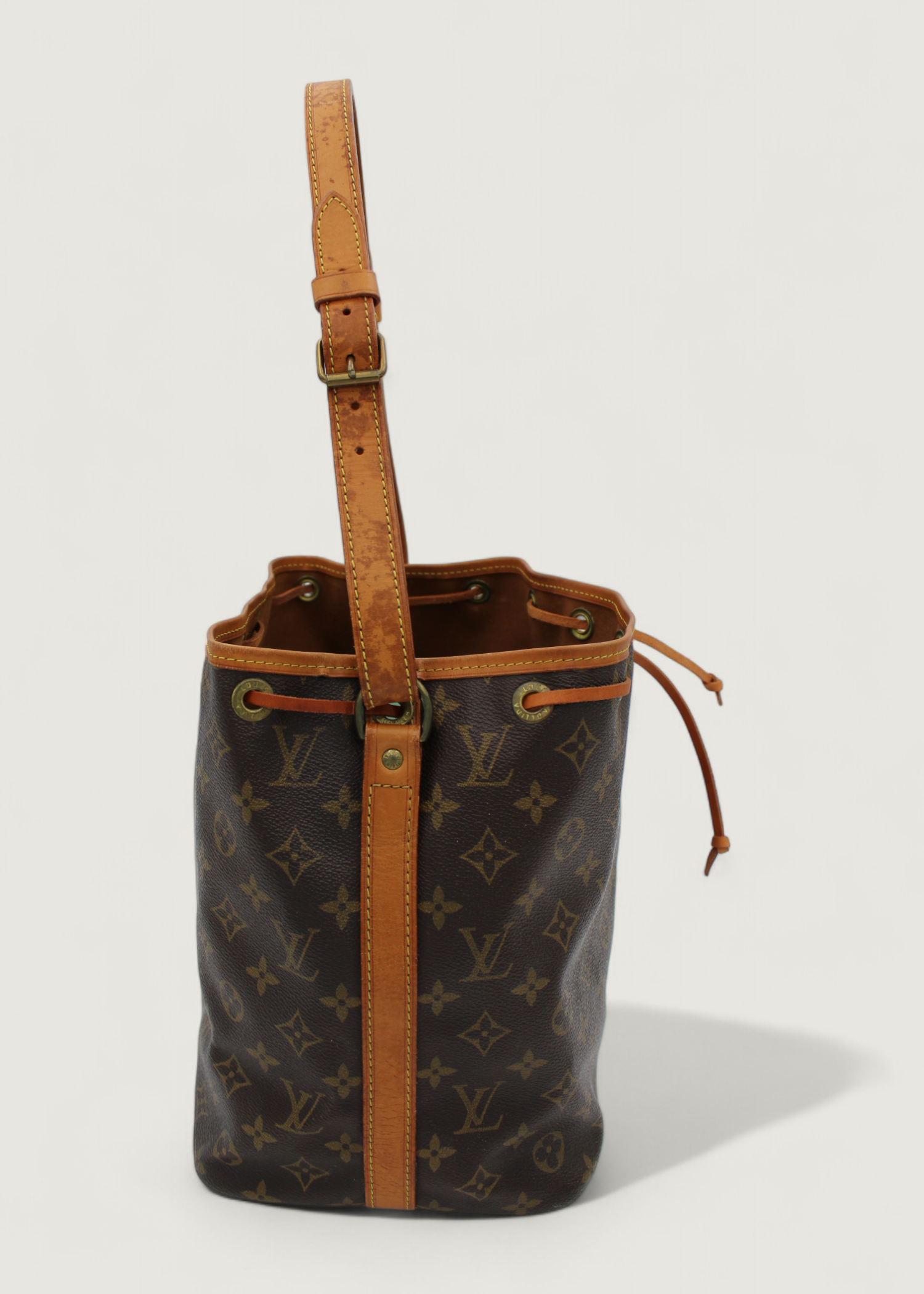 Preloved | Louis Vuitton Petit Noé Skuldertaske i Monogram Canvas