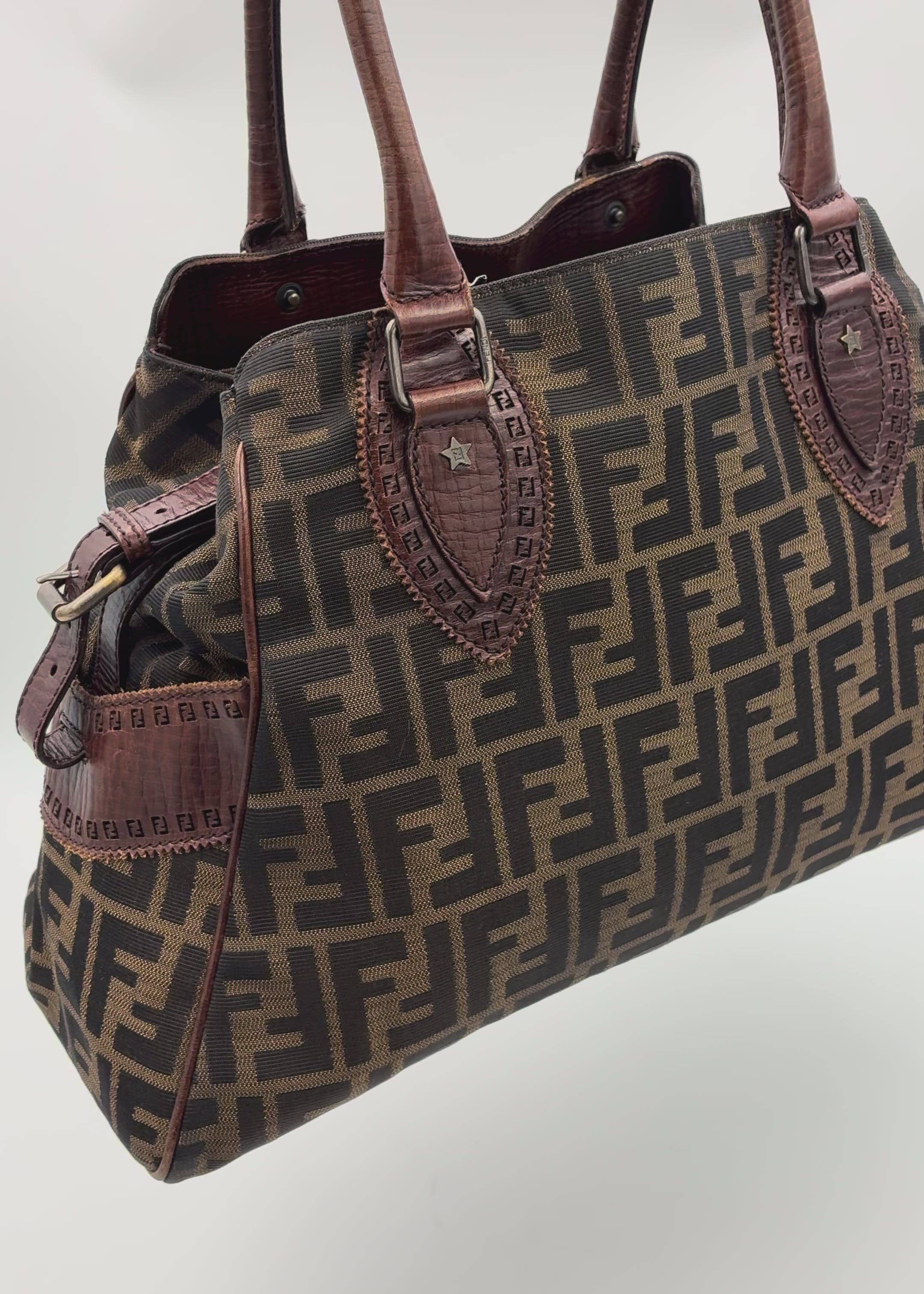 Preloved | Fendi Zucca Monogram Håndtaske i Brun Canvas