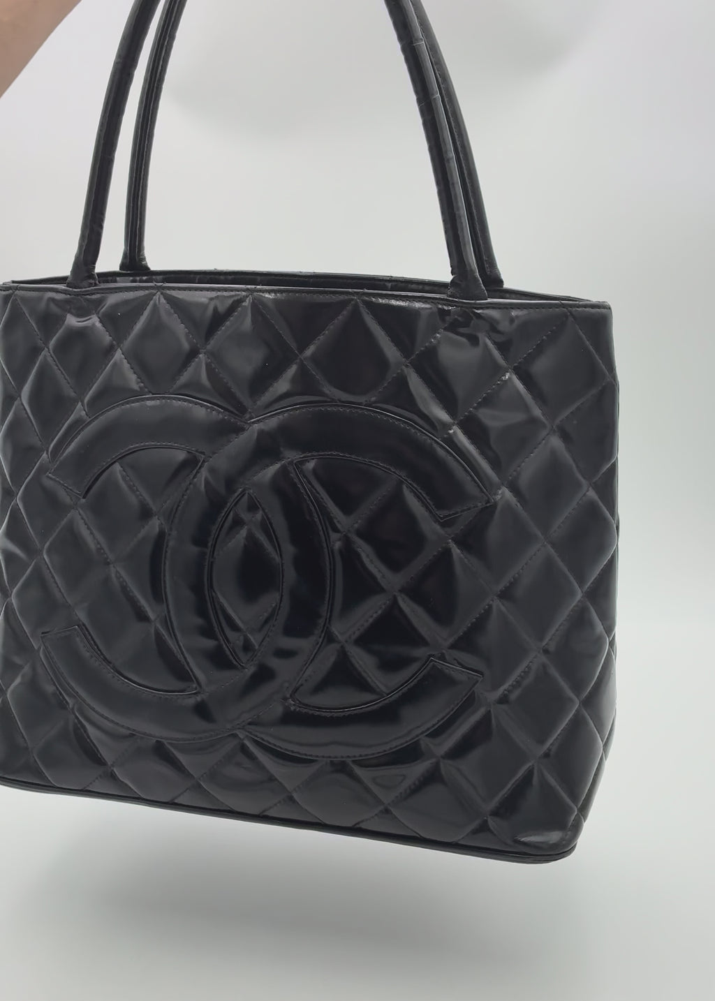 Preloved | Chanel Matelasse Coco Mark Reissue Totebag i Sort Enamel Læder