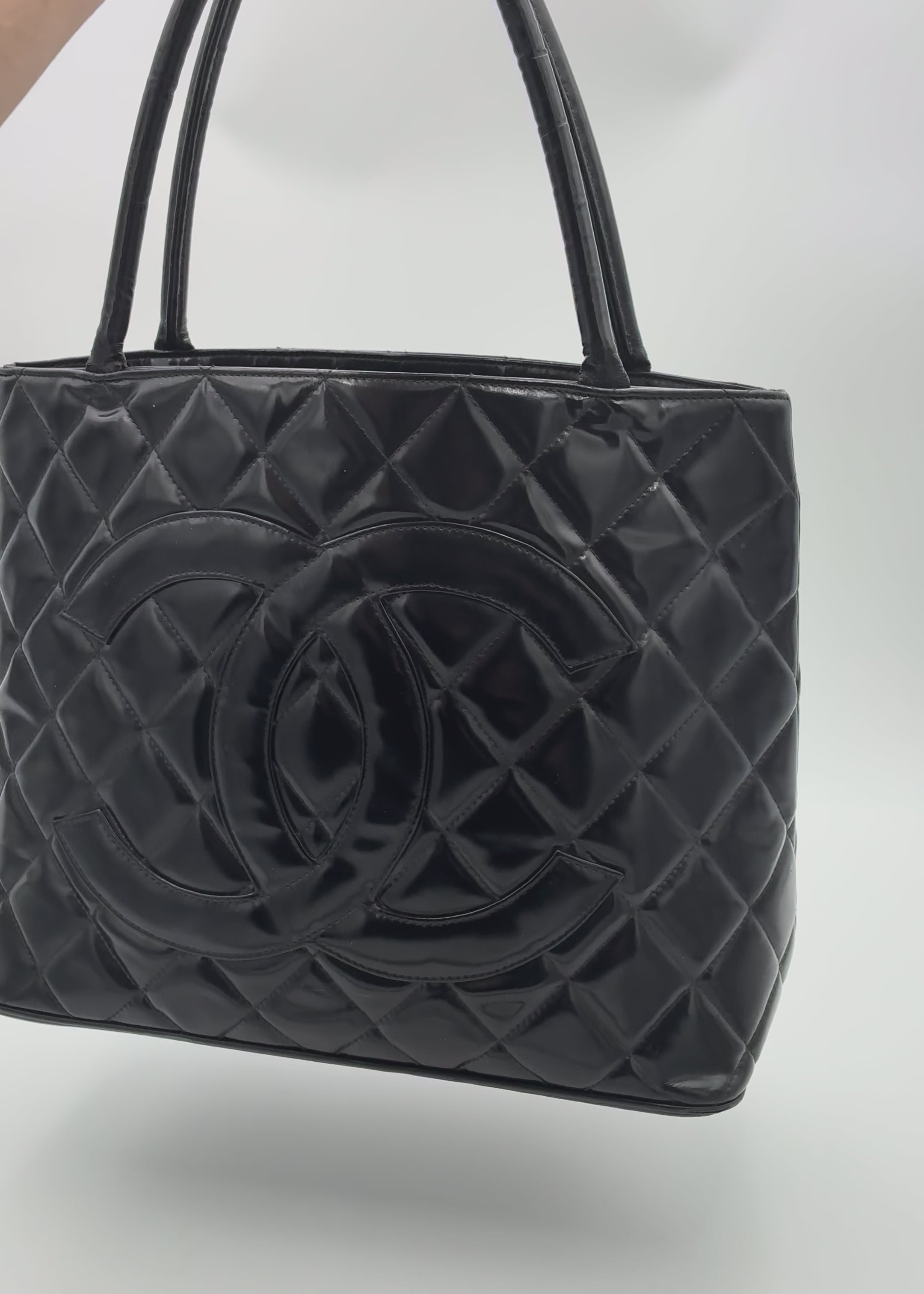 Preloved | Chanel Matelasse Coco Mark Reissue Totebag i Sort Enamel Læder