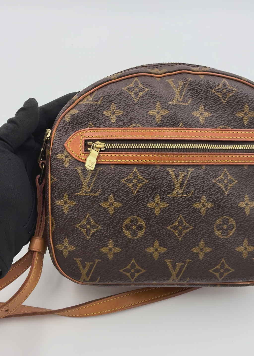 Preloved | Louis Vuitton Monogram Crossbody Blois