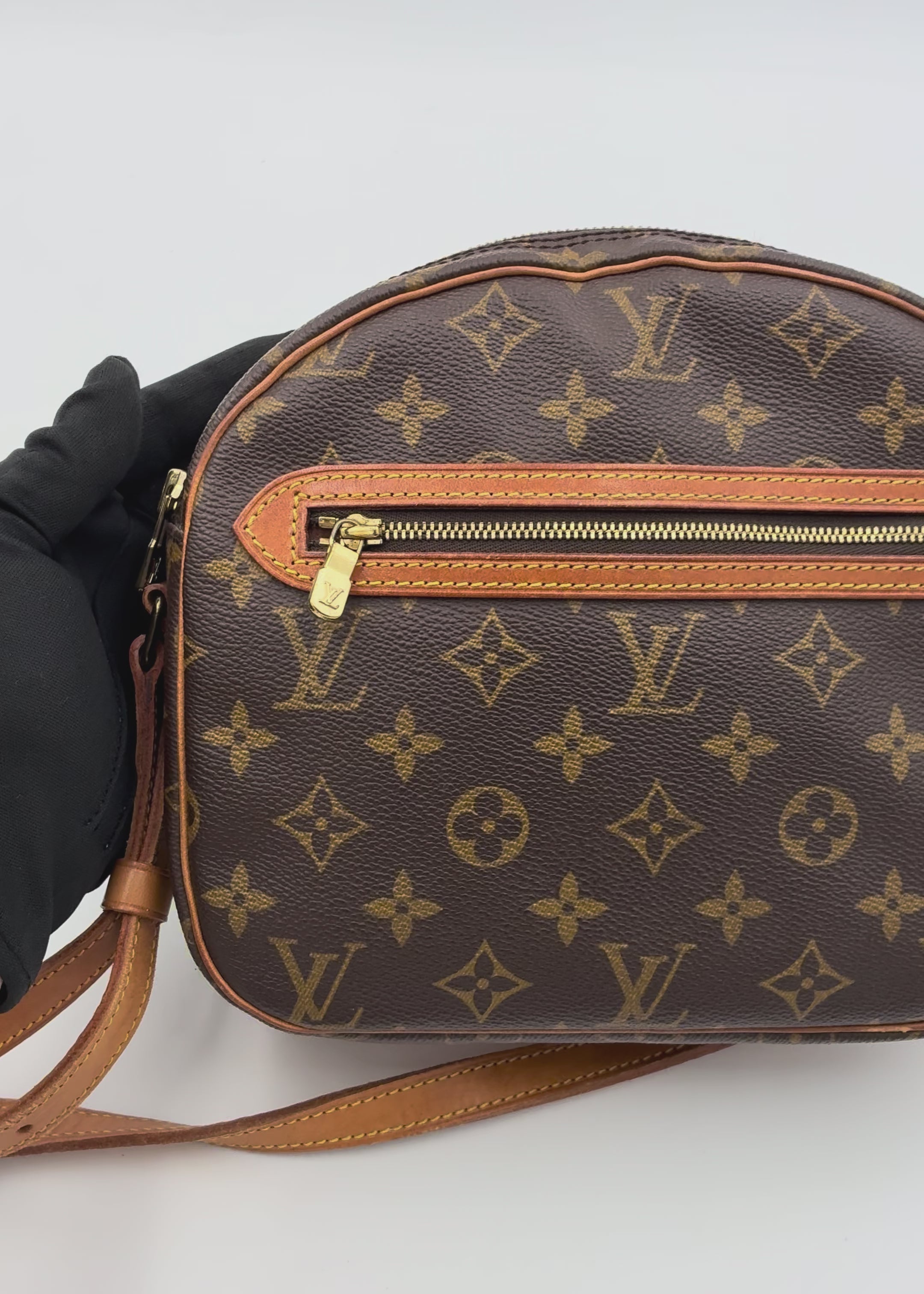 Preloved | Louis Vuitton Monogram Crossbody Blois