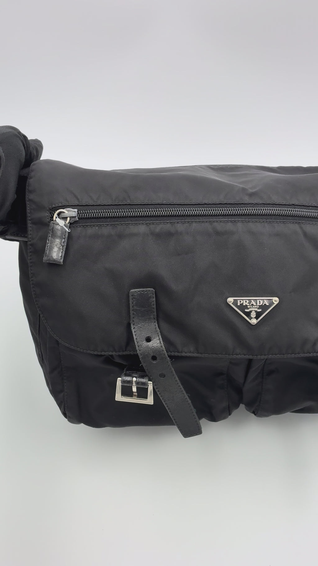 Preloved | Prada Nylon Messenger Crossbody Sort