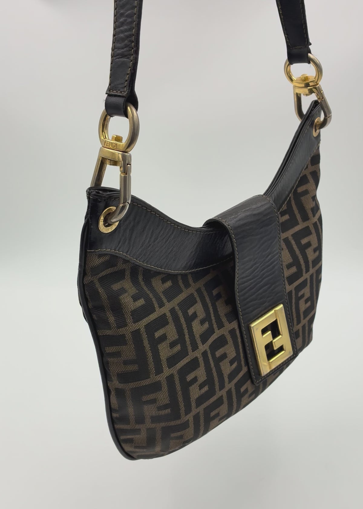 Preloved | Fendi Zucca Monogram Mamma Skuldertaske i Brun Canvas