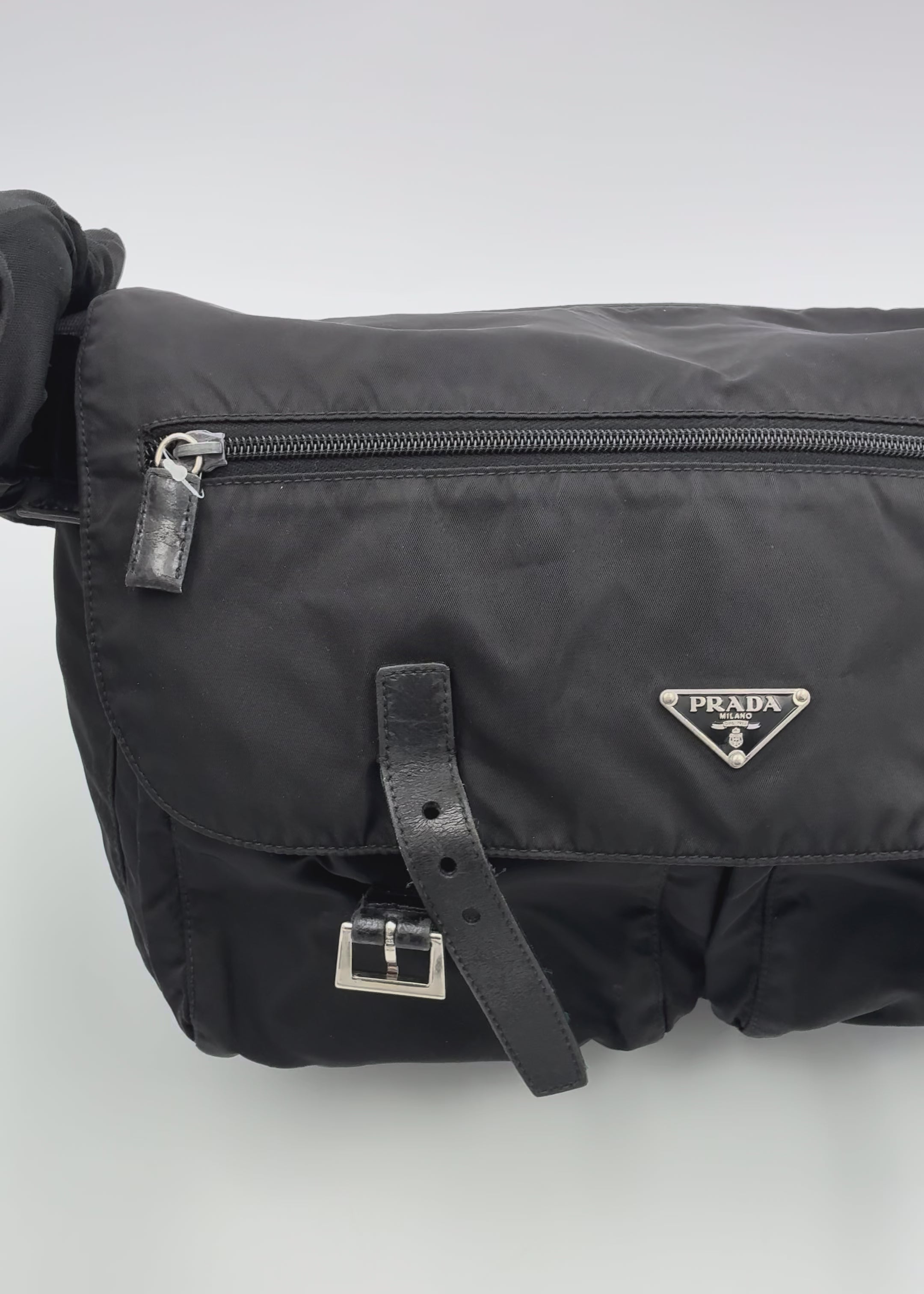 Preloved | Prada Nylon Messenger Crossbody Sort