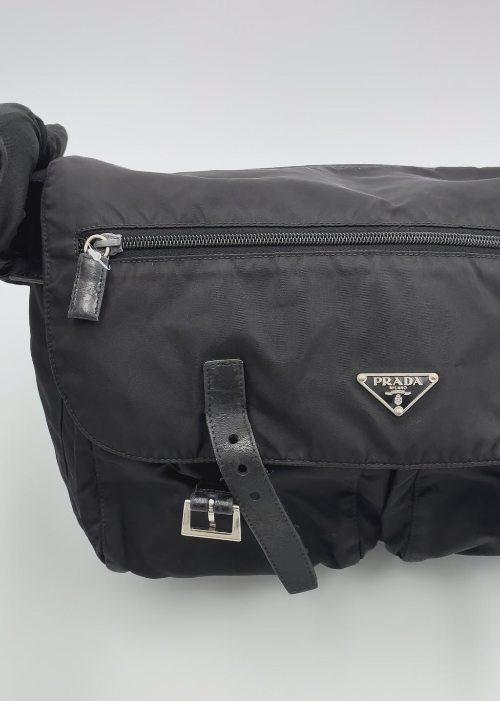 Preloved | Prada Nylon Messenger Crossbody Sort