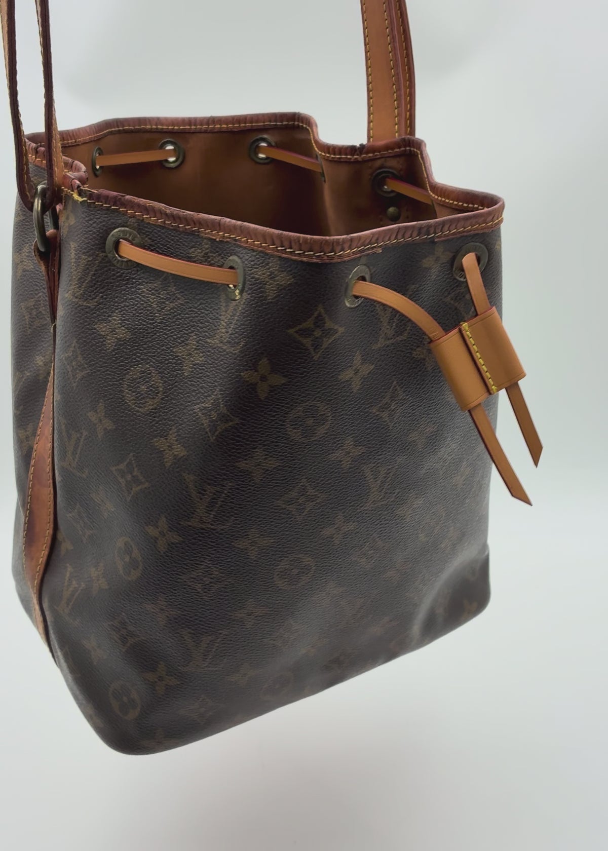 Preloved | Louis Vuitton Petit Noé Skuldertaske i Monogram Canvas